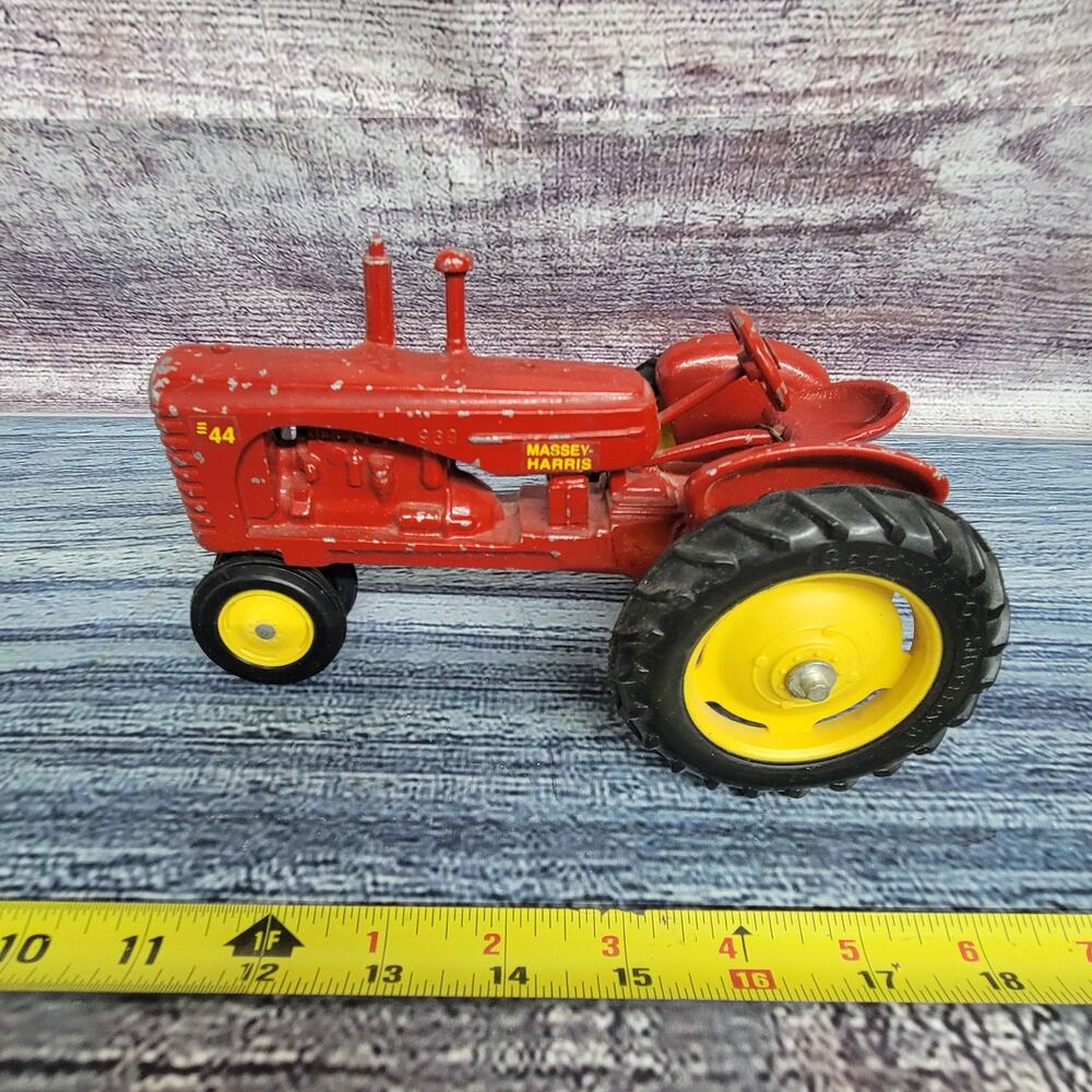 Vtg 1985 scale models 1/16 scale Massey Harris model 44 diecast n/front tractor